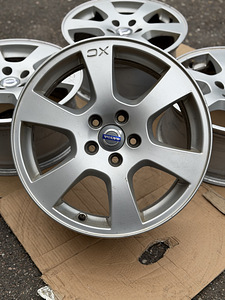 17" оригинальные диски Volvo 5x108 (1 фото из 8)