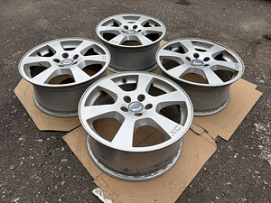 17" оригинальные диски Volvo 5x108 (2 фото из 8)