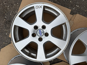 17" оригинальные диски Volvo 5x108 (5 фото из 8)