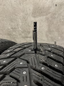 Hankook Winter iPike RS2 205/55/16 DOT 1722 8-9 мм (2 фото из 2)