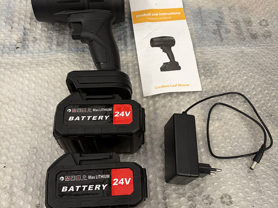 Puhur Makita 18V akudele + 2 akut
