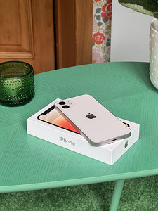 iPhone 12 (1 foto / 7)
