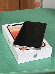 iPhone 12 (7 foto / 7)