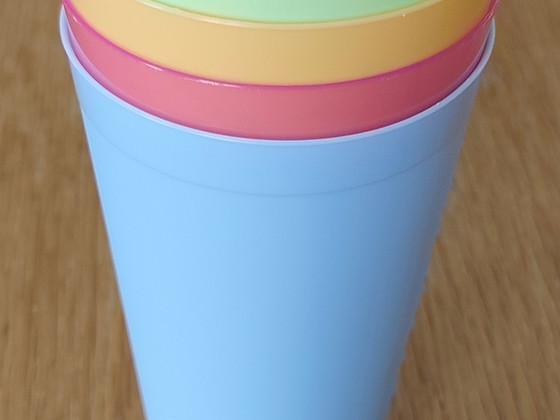 Plasttopsid 400 ml 4 tk, uued