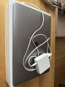 Macbook Pro 2017 (1 фото из 3)