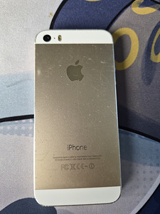 iPhone 5s (2 foto / 2)