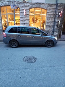 Opel Zafira (4 foto / 10)