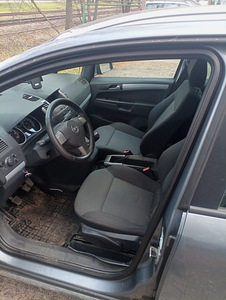 Opel Zafira (9 foto / 10)