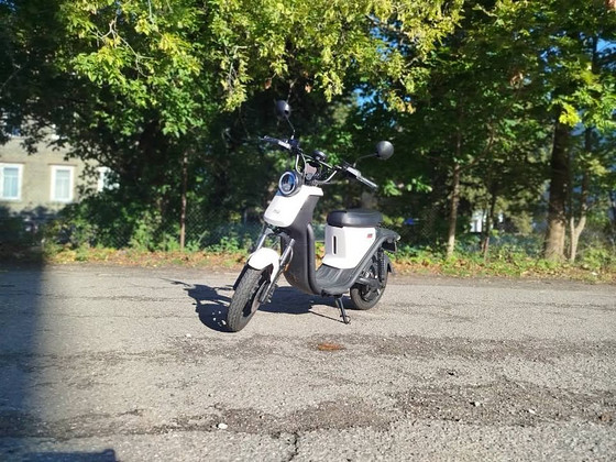 Elektrimopeed NIU U (450 km läbisõit)