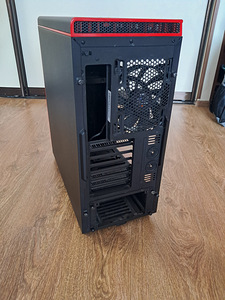 NZXT H440 черный/красный (6 фото из 10)