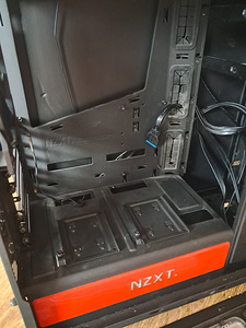 NZXT H440 черный/красный (9 фото из 10)