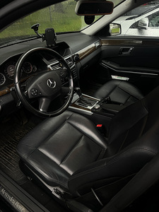 Mercedes Benz E200 (4 foto / 4)