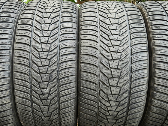 R20 Hankook M+S шины разных размеров 245/40/20 и 275/35/20