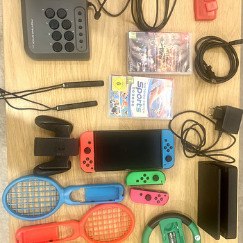 Nintendo Switch OLED + lisad