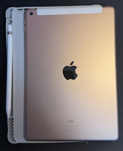 iPad 8-го поколения (2020) + Apple Pencil (2 фото из 3)