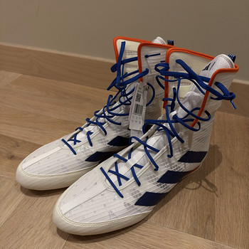 Adidas box hog 4