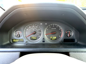 Volvo XC90 (12 foto / 15)