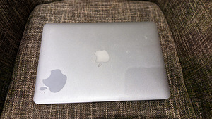 Apple MacBook Pro Retina 13" Mid 2014 / i5 / 8GB / 256GB SSD (3 foto / 5)