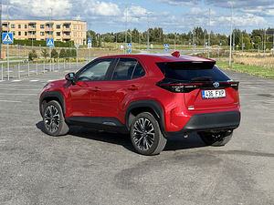 Toyota Yaris Cross Elegant (3 foto / 15)