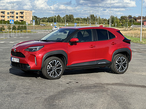 Toyota Yaris Cross Elegant (2 foto / 15)