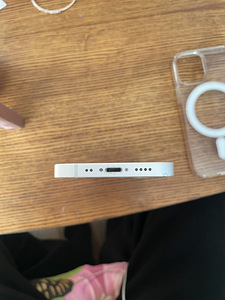 iPhone 12 mini (5 foto / 6)