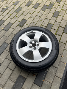 Audi A4 valuvelg rehviga (1 foto / 7)