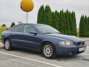 Volvo S60 (4 foto / 14)
