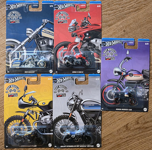 Hot Wheels Motorcycle Club Set (1 foto / 1)