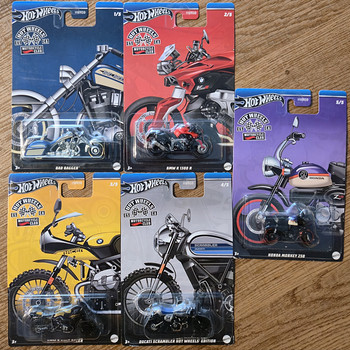 Hot Wheels Motorcycle Club Set