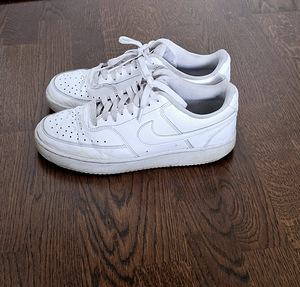 Кроссовки Nike р. 42,5, внутренняя подкладка полностью целая (2 фото из 4)