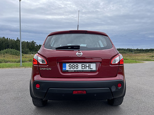 Nissan Qashqai 2012a. 2.0 bensiin 4×4 Automaat 131000km (6 foto / 15)
