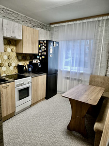 Rakvere tn 30, Kalevi, Narva, Ida-Virumaa (2 foto / 15)