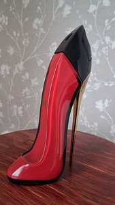 Parfüüm | Lõhnaõli Carolina Herrera Very Good Girl (2 foto / 6)