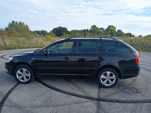 Skoda Octavia 1.6tdi 77kW 4x4 (3 foto / 12)