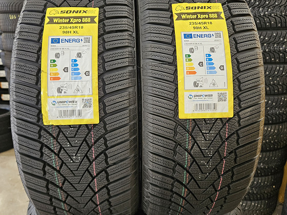 235 45 R 18 Sonix Winter Xpro 888 ( НОВЫЕ )