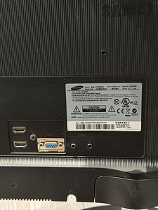 Monitor (2 foto / 2)