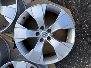 18" Volvo originaalveljed 5x108 (3 foto / 7)