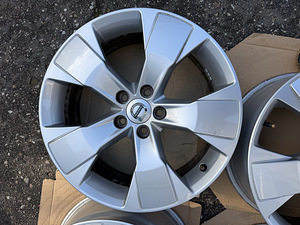 18" Volvo originaalveljed 5x108 (5 foto / 7)