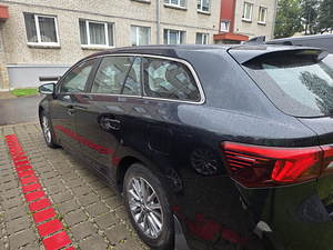 Toyota Avensis 2017 (3 foto / 14)
