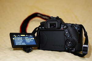 Canon EOS 80D komplekt + 3 objektiivi (3 foto / 9)