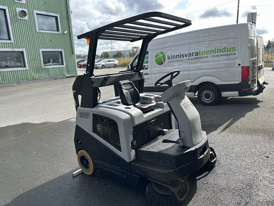 Подметальная машина Nilfisk SW5500 с местом для оператора
