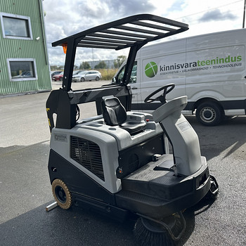 Подметальная машина Nilfisk SW5500 с местом для оператора