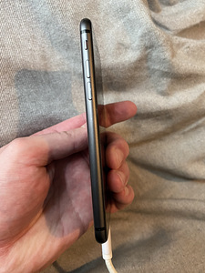 iPhone 8 Must 64GB (4 foto / 5)