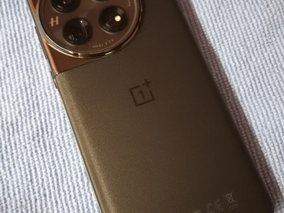 OnePlus 12