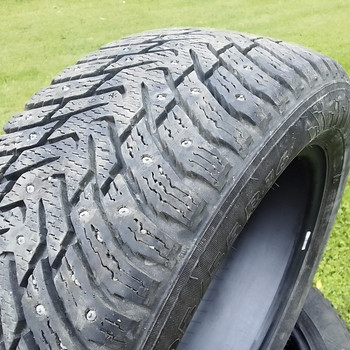 Nokian 205/55 R16 naastrehvid