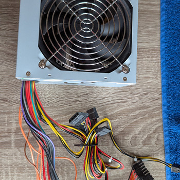 450-vatine toiteplokk (PSU)