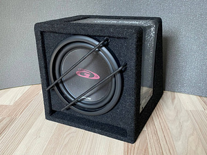 Alpine SBG-844BR — sinise valgustusega subwoofer (1 foto / 8)