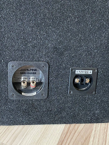Alpine SBG-844BR — sinise valgustusega subwoofer (6 foto / 8)