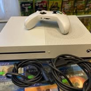 Xbox One 500Gb (2 фото из 2)