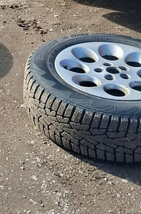 Naastrehvid koos velgedega195/65 r15 ühe talve sõitnud (2 foto / 3)